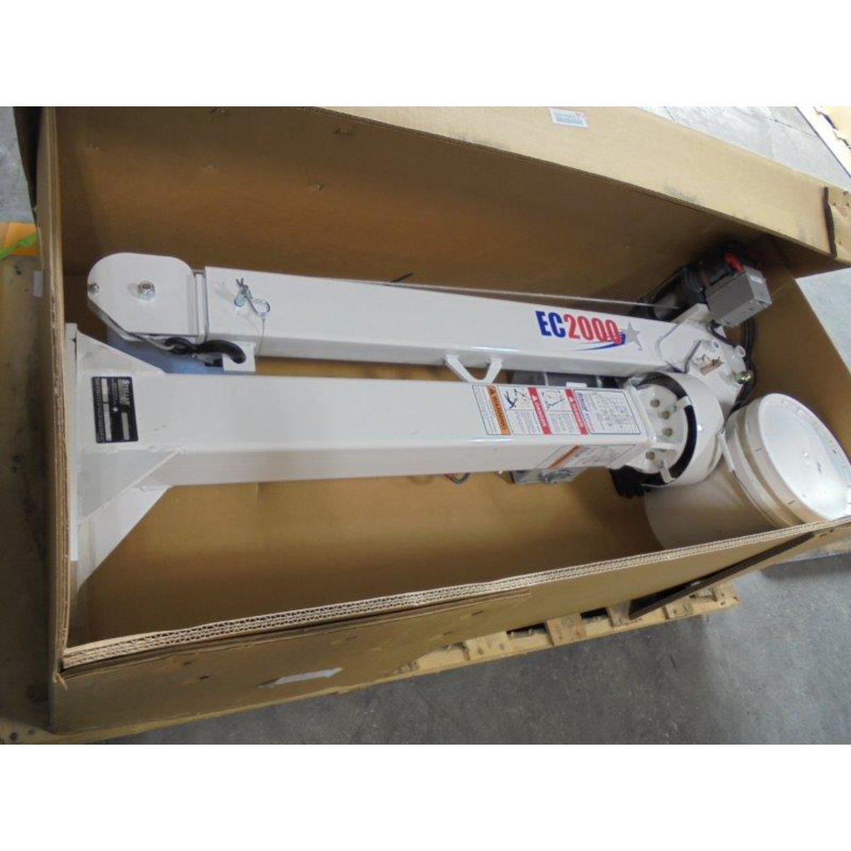Stellar 22601, EC2000-P Electric Service Crane- 2,000 lbs. w/ 7' Horizontal Reach