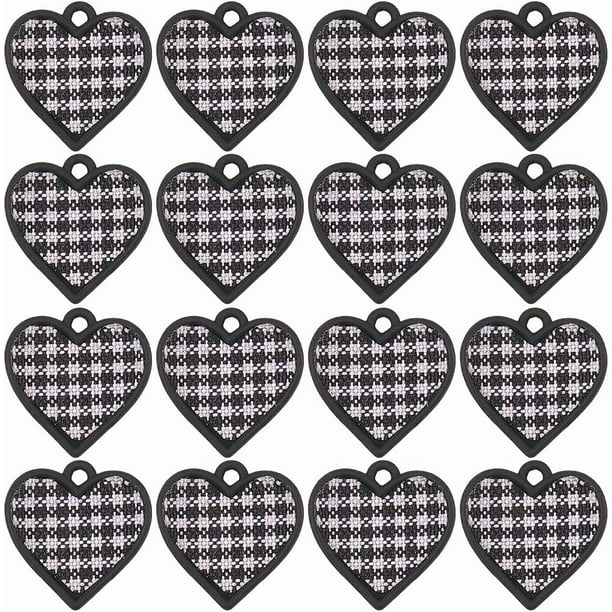 1 caja de 16 dijes de corazones a cuadros para hacer bisutería: collares, aretes y pulseras.