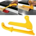 thumbnail image 4 of Palo de empuje de seguridad, plástico amarillo 2 en 1, palo de empuje para sierra de madera, práctico bloque de empuje de seguridad, herramienta para trabajar la madera(2 piezas, a, 4 of 5