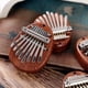 thumbnail image 2 of Kalimba de madera de 8 teclas, mini piano de pulgar de madera con cuerda, 2 of 7