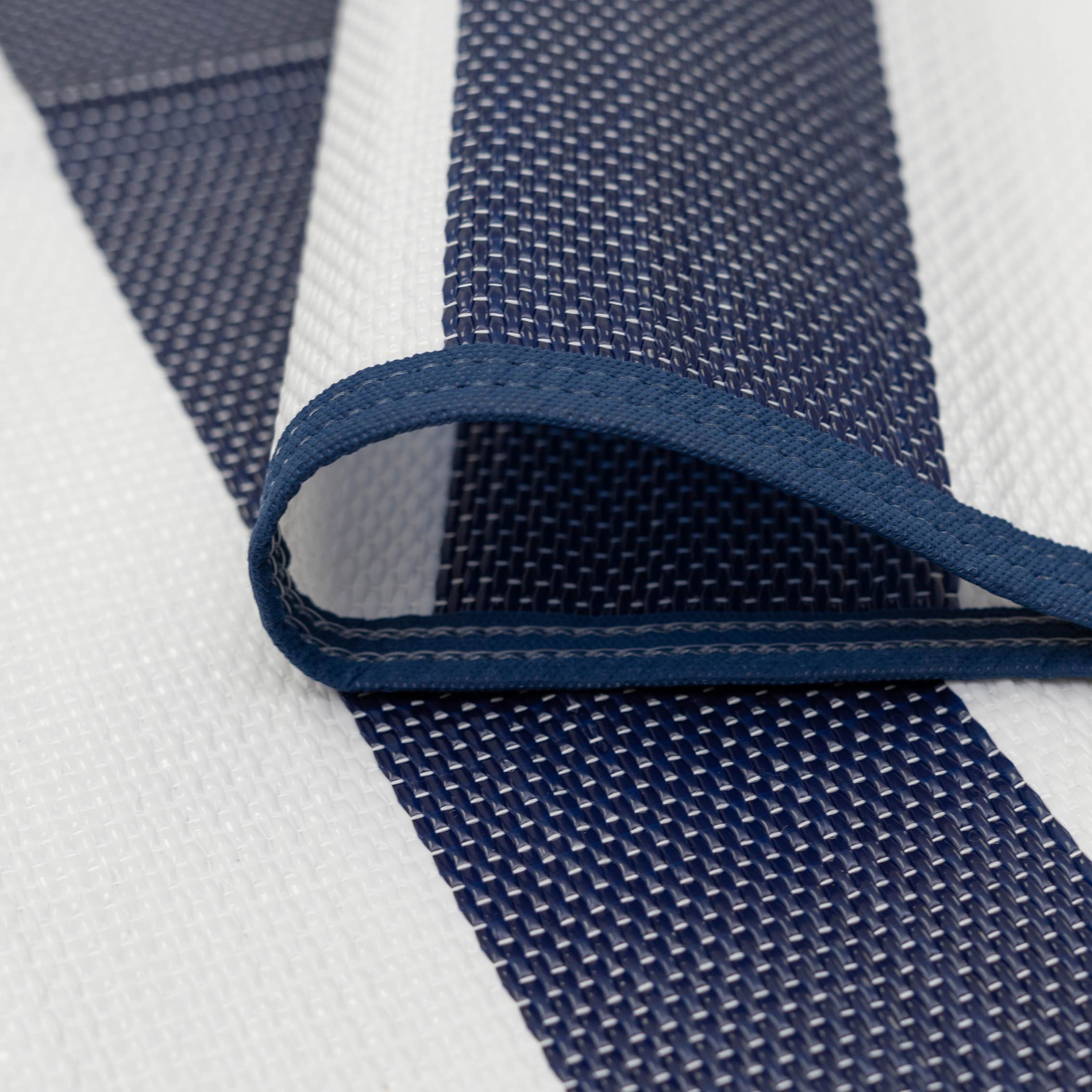 Luna Contemporary Stripe Navy and White Polypropylene Reversible Plastic Straw Outdoor Area Rug, 7'11'' x 10'3'' Rectangle