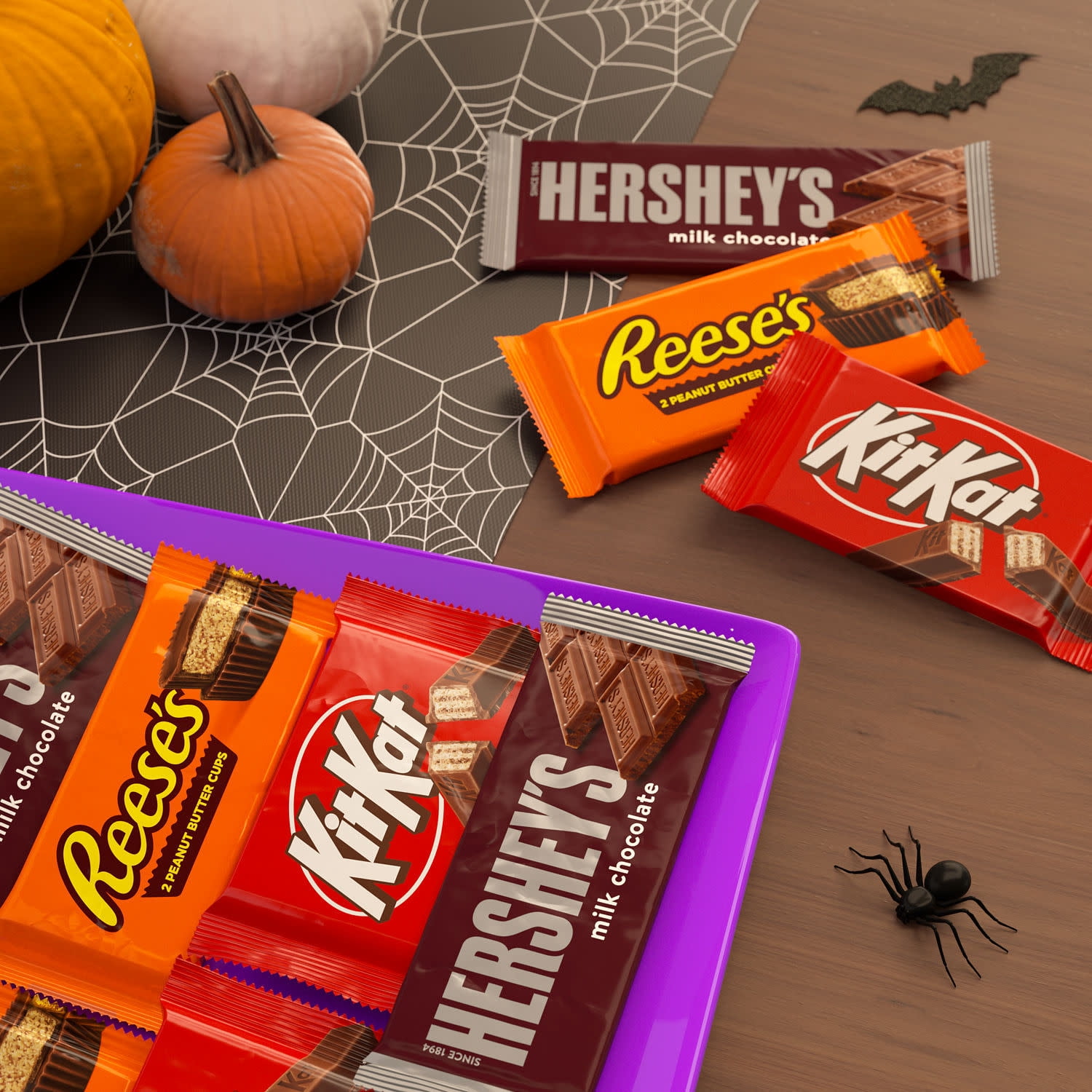 HERSHEY'S, KIT KAT® and REESE'S Assorted Milk Chocolate, Halloween Candy Bulk Box, 27.3 oz (18 Count)