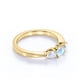 thumbnail image 2 of JeenMata Anillo de Compromiso de 1,5 Quilates con Piedra Lunar y Moissanita de Corte Redondo y Hombros Curvos en Oro Amarillo de 18 K sobre Plata, 2 of 6
