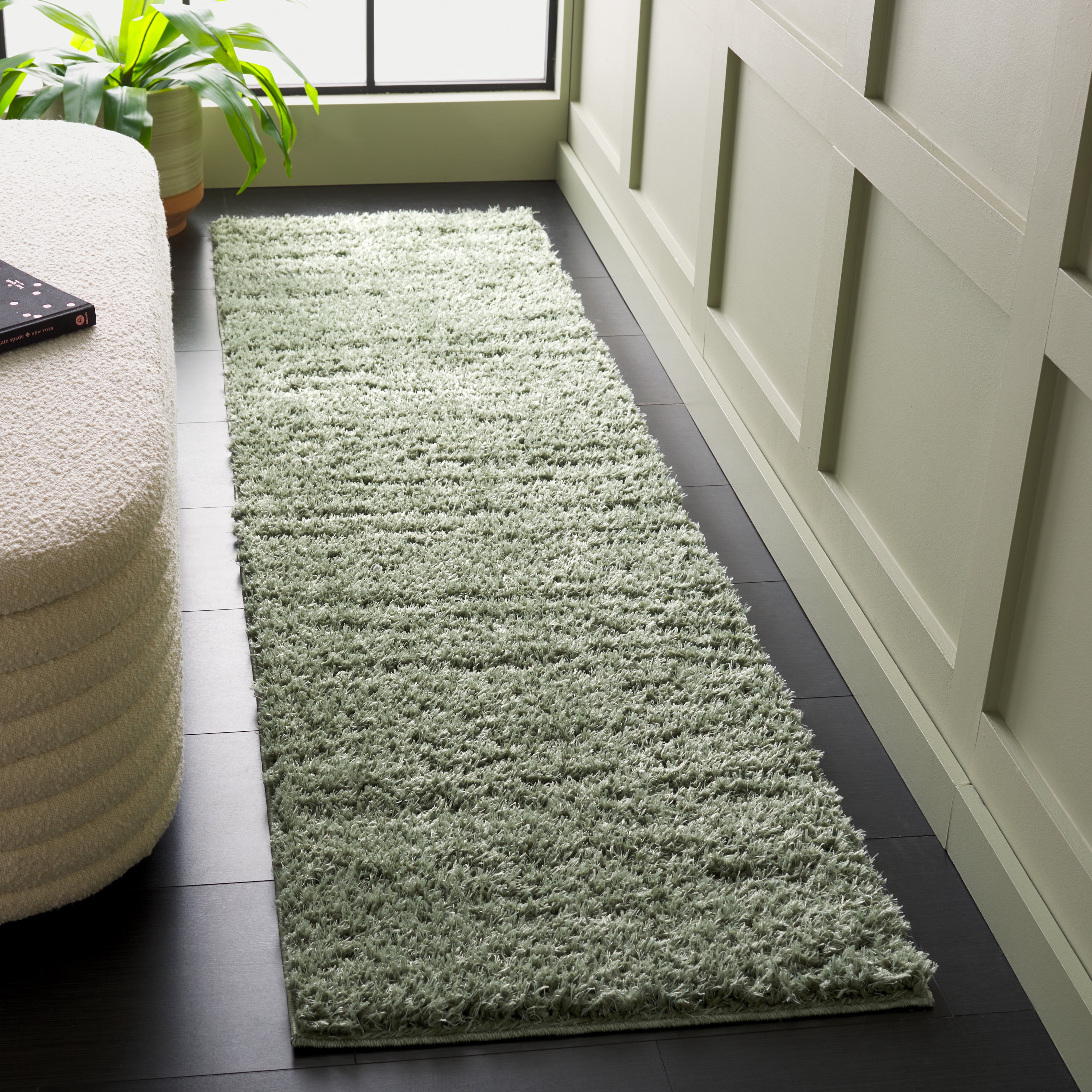 Safavieh Lindsay Deborah Solid Polyester Shag Runner Rug, Green, 2'2" x 5'