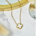 thumbnail image 2 of JeenMata Collar con Colgante de Flor Blanca Bañado en Oro Amarillo, 2 of 6
