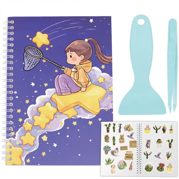 Álbum de pegatinas reutilizable A5 con pinzas y raspador, papel despegable en blanco, organizador de pegatinas, tapa de plástico transparente morado.