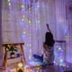 thumbnail image 2 of Cortina de ventana con luces LED parpadeantes, 3 mx 3 m, 300 ledes, funciona con USB, 8 modos, cadena de luces con control remoto, 2 of 4