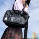 thumbnail image 4 of Mujer PU Cuero Corazón Mensajero Color Sólido Bolsos (negro), 4 of 8