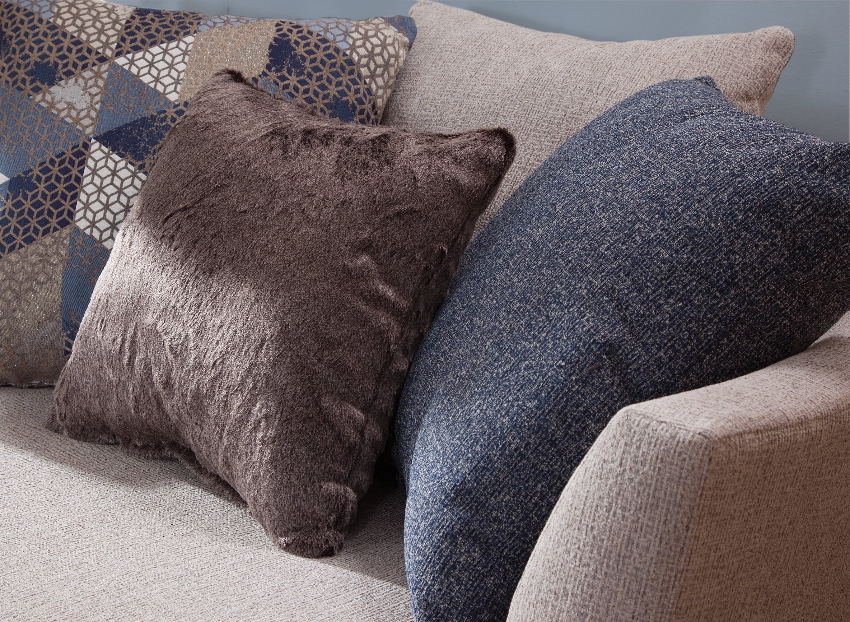 American Furniture L Shaped Sectional Sofa with 9 Loose Back Pillows and 2 Accent Pillows
