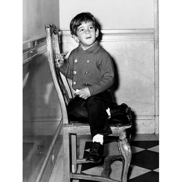 Young John F Kennedy Jr Nearing His 4th Birthday Nov 3 History 24 X 36 Walmart Com Walmart Com