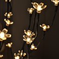 thumbnail image 4 of Juego de 3 luces Lightshare con forma de árbol de cerezo en flor de 1,2 m, 1,5 y 1,8 m, 4 of 6