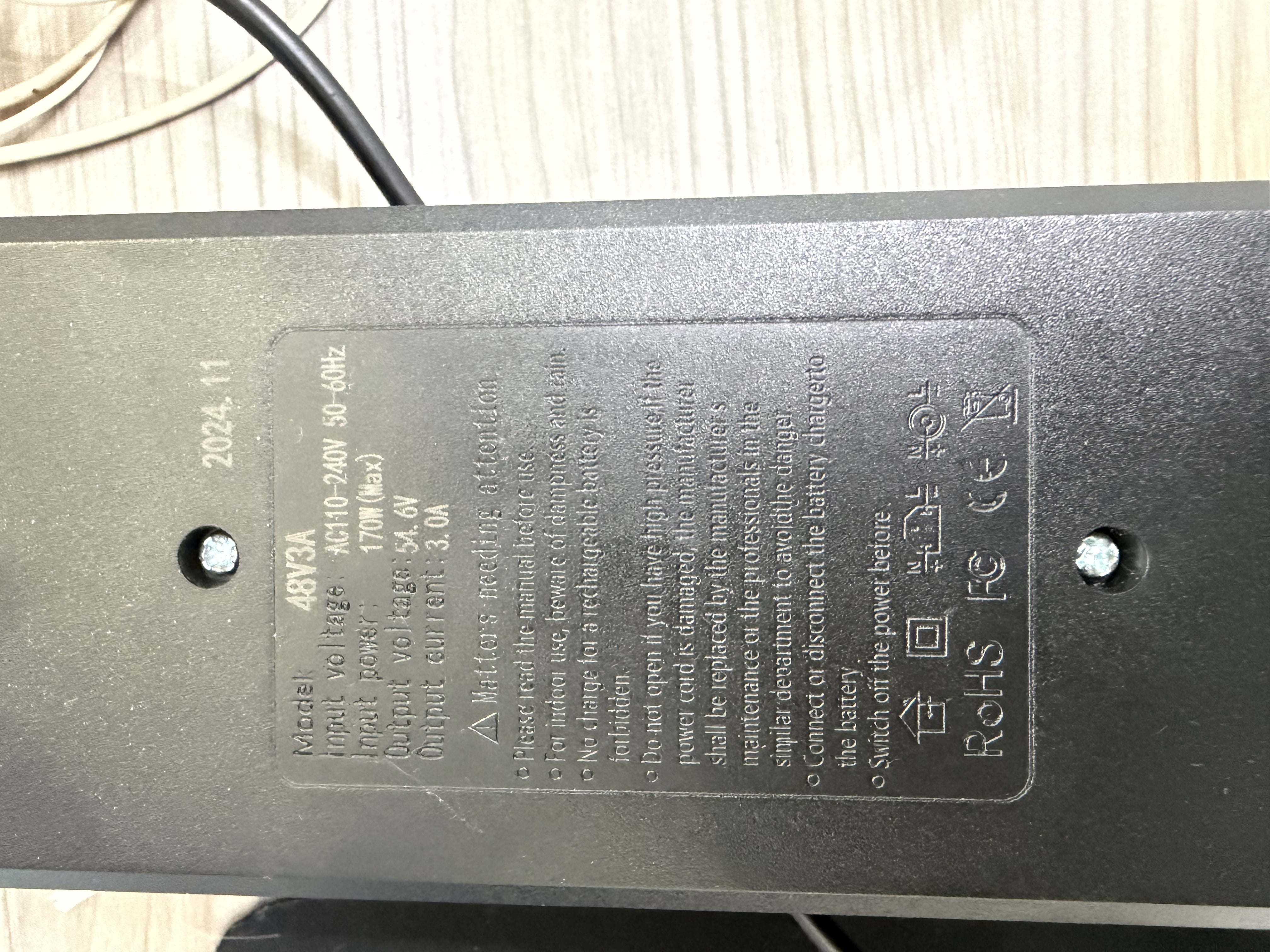 EOEOTWO GT06 electric scooter charger