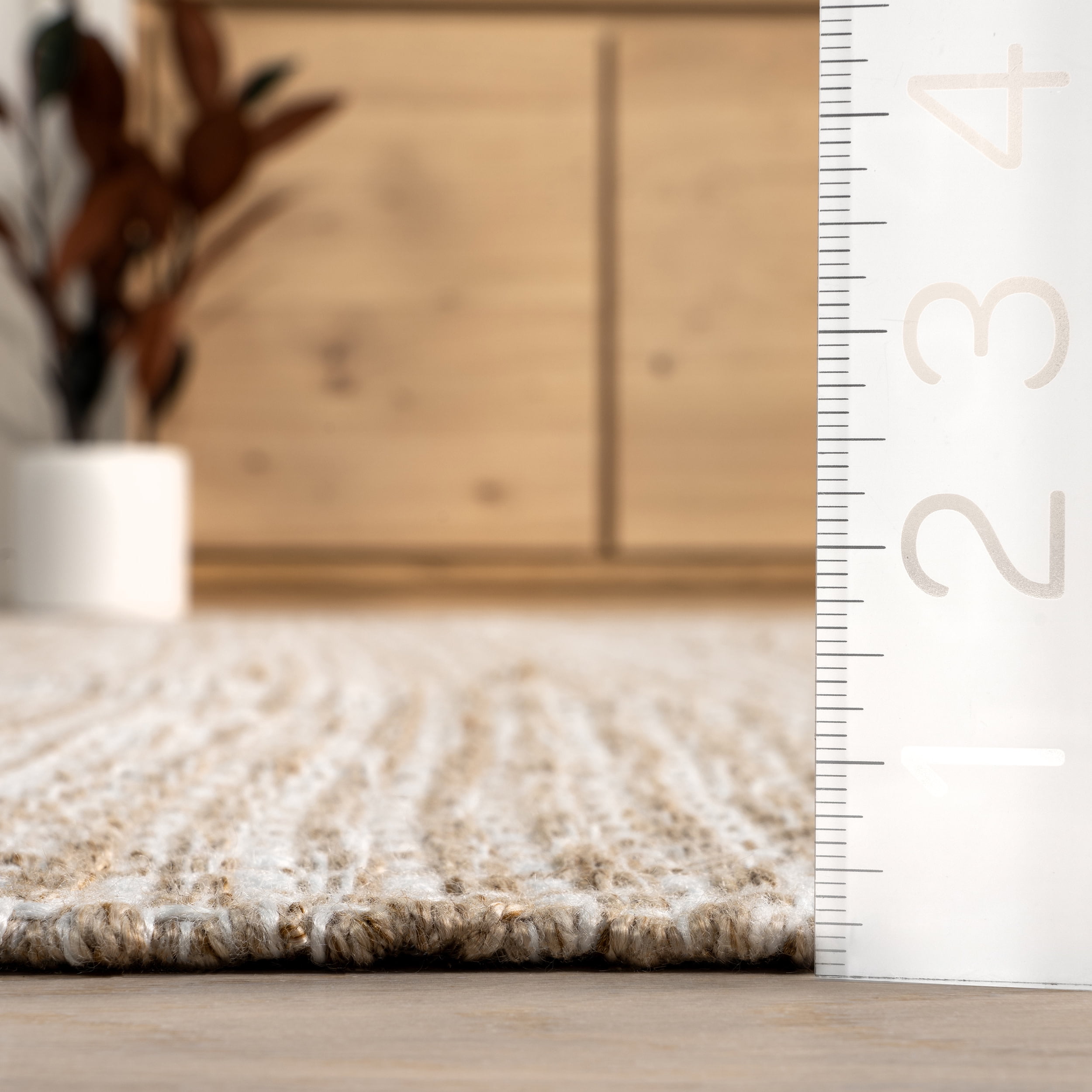 nuLOOM Catherine Solid Farmhouse Fringe Area Rug, 7' 6" x 9' 6", Beige