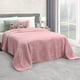 thumbnail image 2 of Cobertor Ligero King Size Elefantito Isabela Color Rosa Suave Textura 3D, 2 of 5