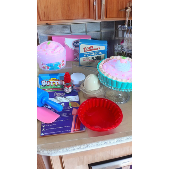 Slime Baking Kit-Strawberries & Cream Pie