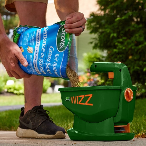 Scotts Wizz Year-Round Spreader - Walmart.ca