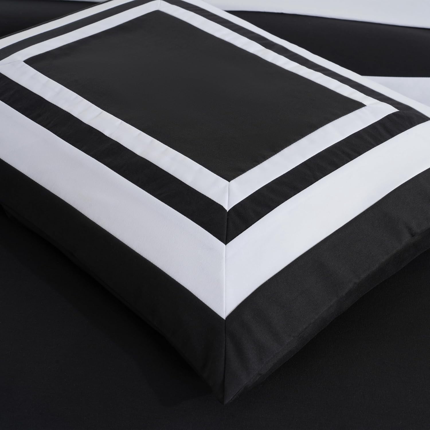 Chezmoi Collection Caprice 7-Piece Hotel Style Comforter Set King Size, Black/White Square Pattern Color Block Bedding with Decorative Pillows, Luxurious Lightweight All Season Bed Set