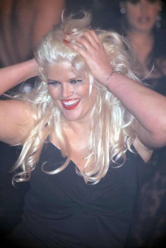 Anna Nicole Smith At Lane Bryant Lingerie Fashion Show Ny 252002 By Cj