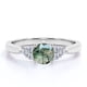 thumbnail image 1 of JeenMata Anillo de Compromiso de 1,10 Quilates con Engaste Tipo Catedral de Cuatro Puntas y Siete Piedras Redondas de Ágata Verde Musgo y Racimo de Moissanita en Baño de Oro Blanco de 18 K sobre Plata, 1 of 6