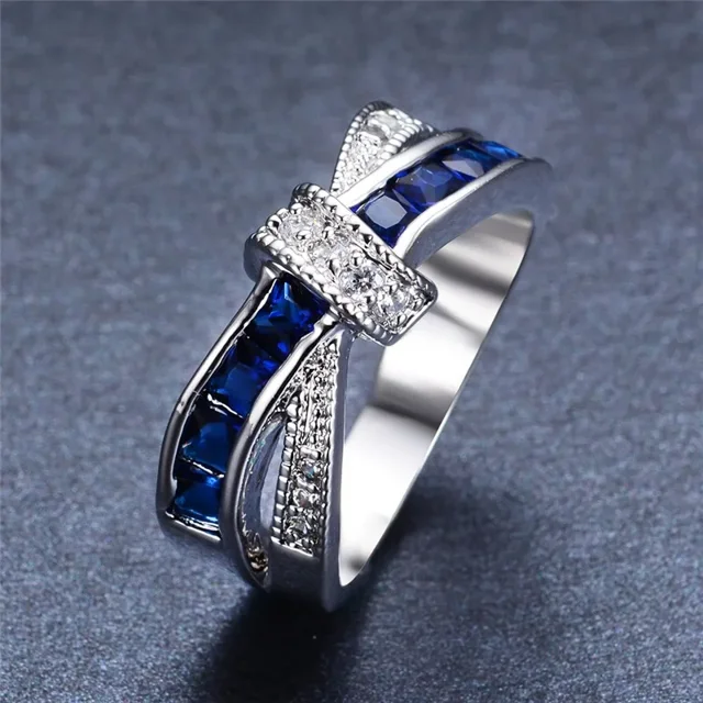 wholesale Anillo de plata de ley 925 Hermosa y bonita moda Anillo de bodas Fiesta Color oro blanco Mujeres Piedra Cristal Joyer铆a para mujer