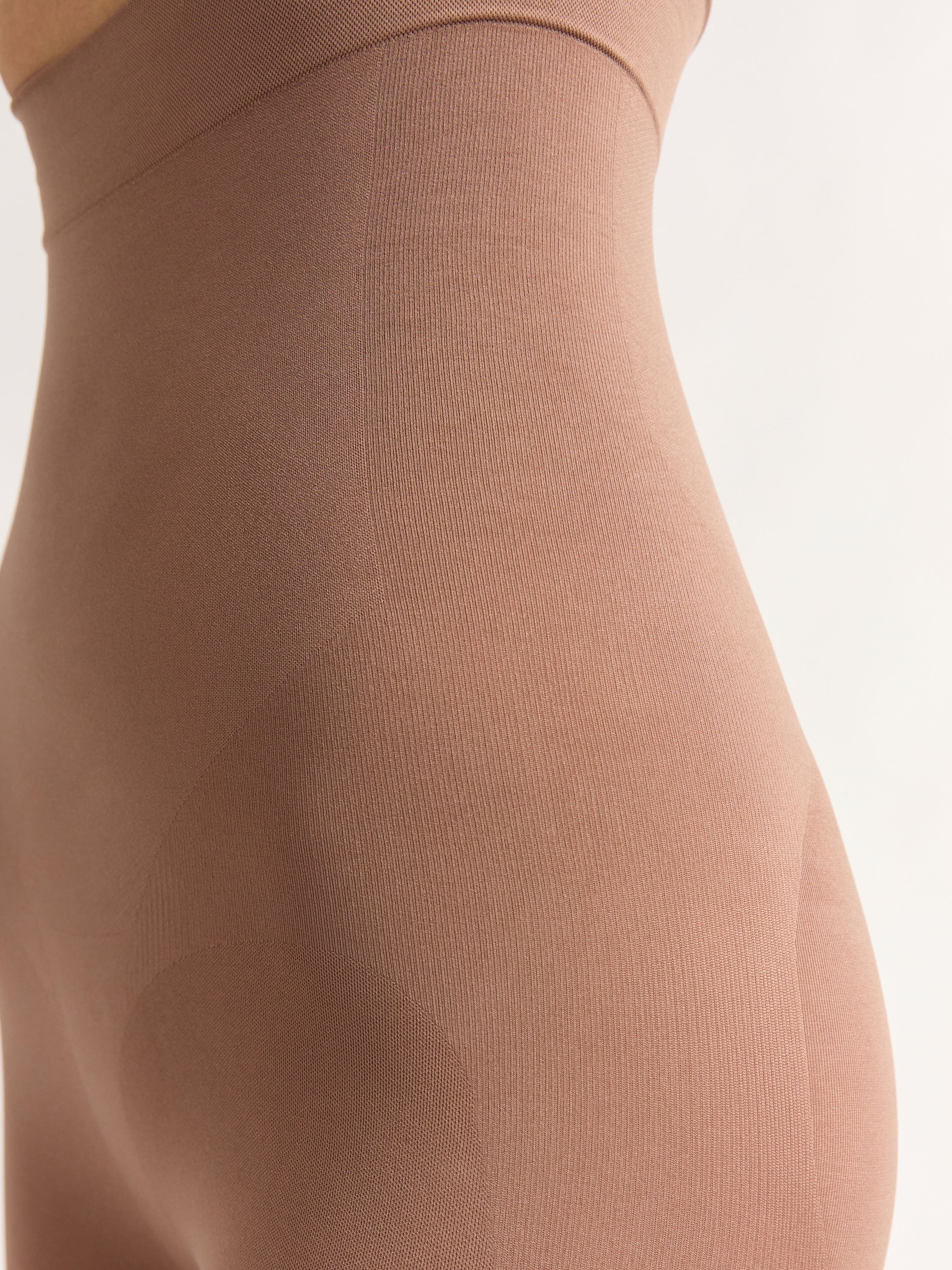Joyspun Women’s Seamless Sculpting High Waisted Thigh Shaper, Sizes S-XXXL