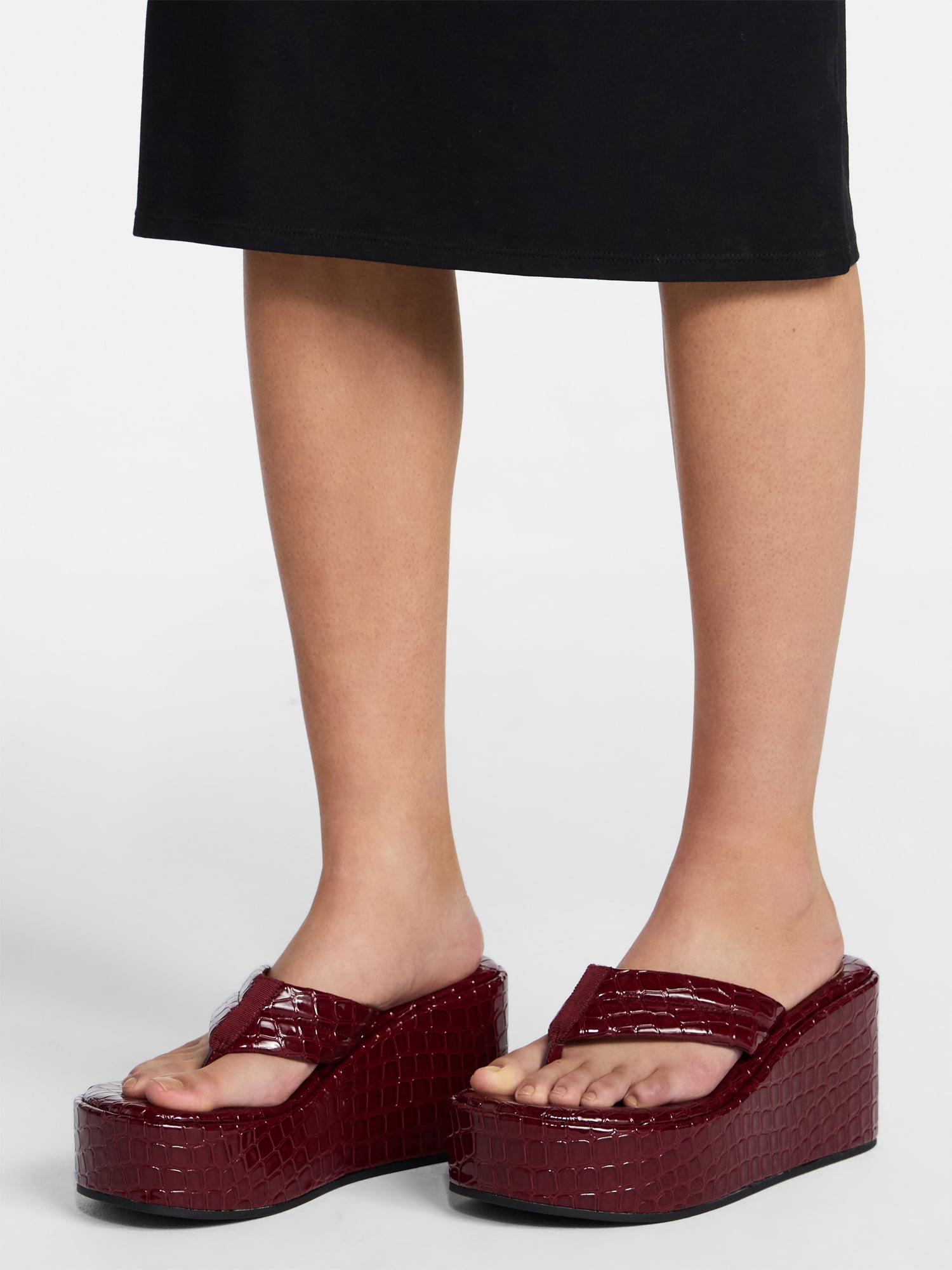 No Boundaries Embossed Faux Leather Platform Thong Sandals, Women's