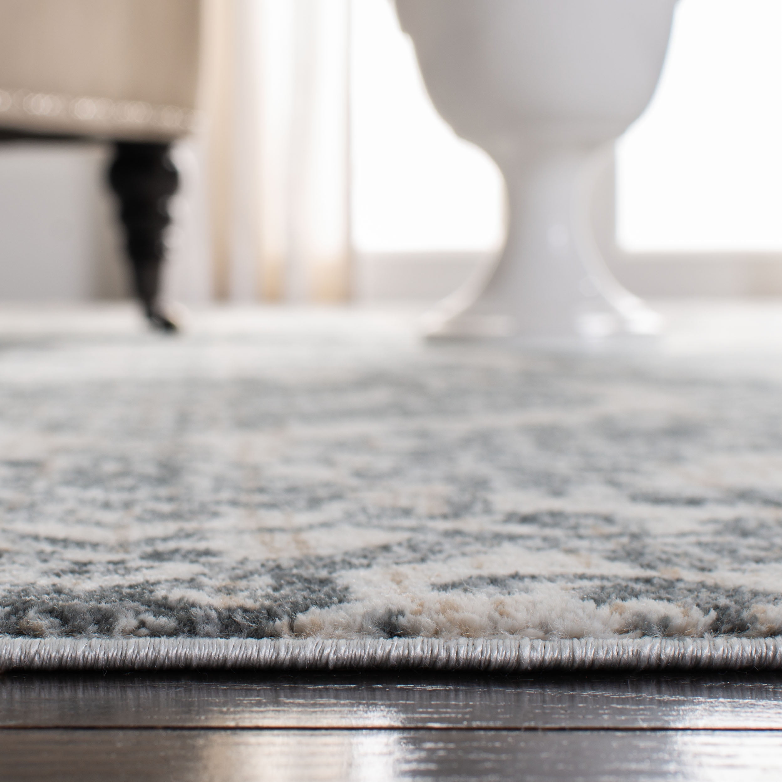 SAFAVIEH Isabella Trenton Floral Runner Rug, Grey/Ivory, 2'2" x 7'