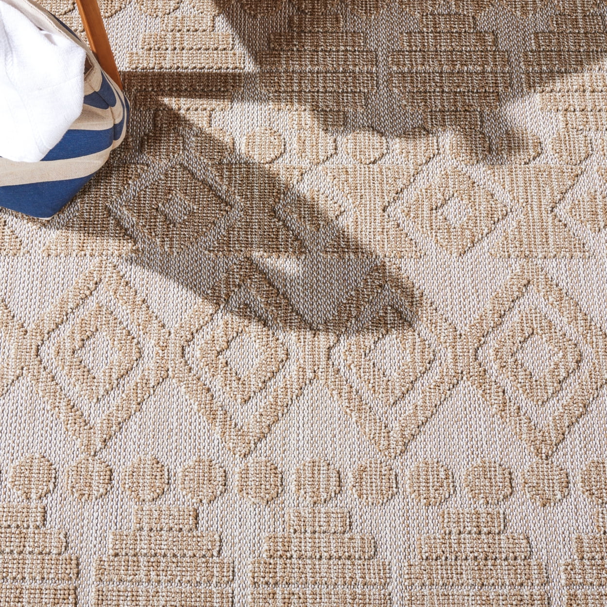 SAFAVIEH Global Anthony Diamond Indoor/Outdoor Area Rug, Beige/Brown, 6'7" x 6'7" Square
