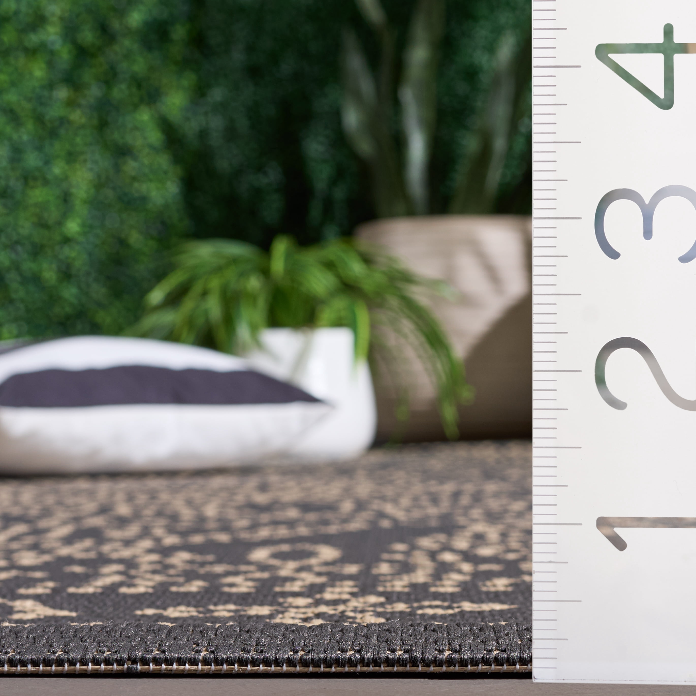 SAFAVIEH Courtyard Henrietta Medallion Indoor/Outdoor Area Rug, Anthracite/Beige, 8' x 11'