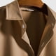 thumbnail image 3 of Camisa de manga corta con cuello vuelto y color liso para hombre, primavera/verano - Prenda informal de poliéster para el trabajo/el día a día, 3 of 3
