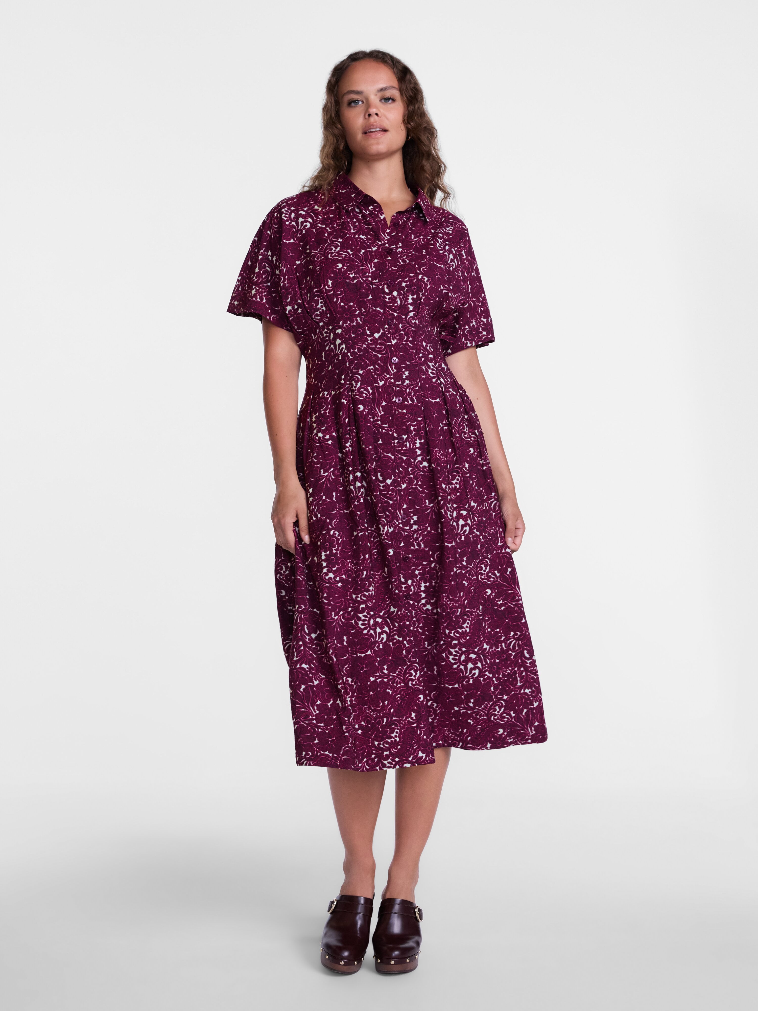 Scenario Women's and Women's Plus Pleated Waist Midi Shirtdress with Short Sleeves, Sizes XS-4X