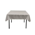 thumbnail image 1 of Nappe carrée en popeline de polyester LA Linen TCpop52x52-GrayLgtP41, gris clair - 52 x 52 po., 1 of 4