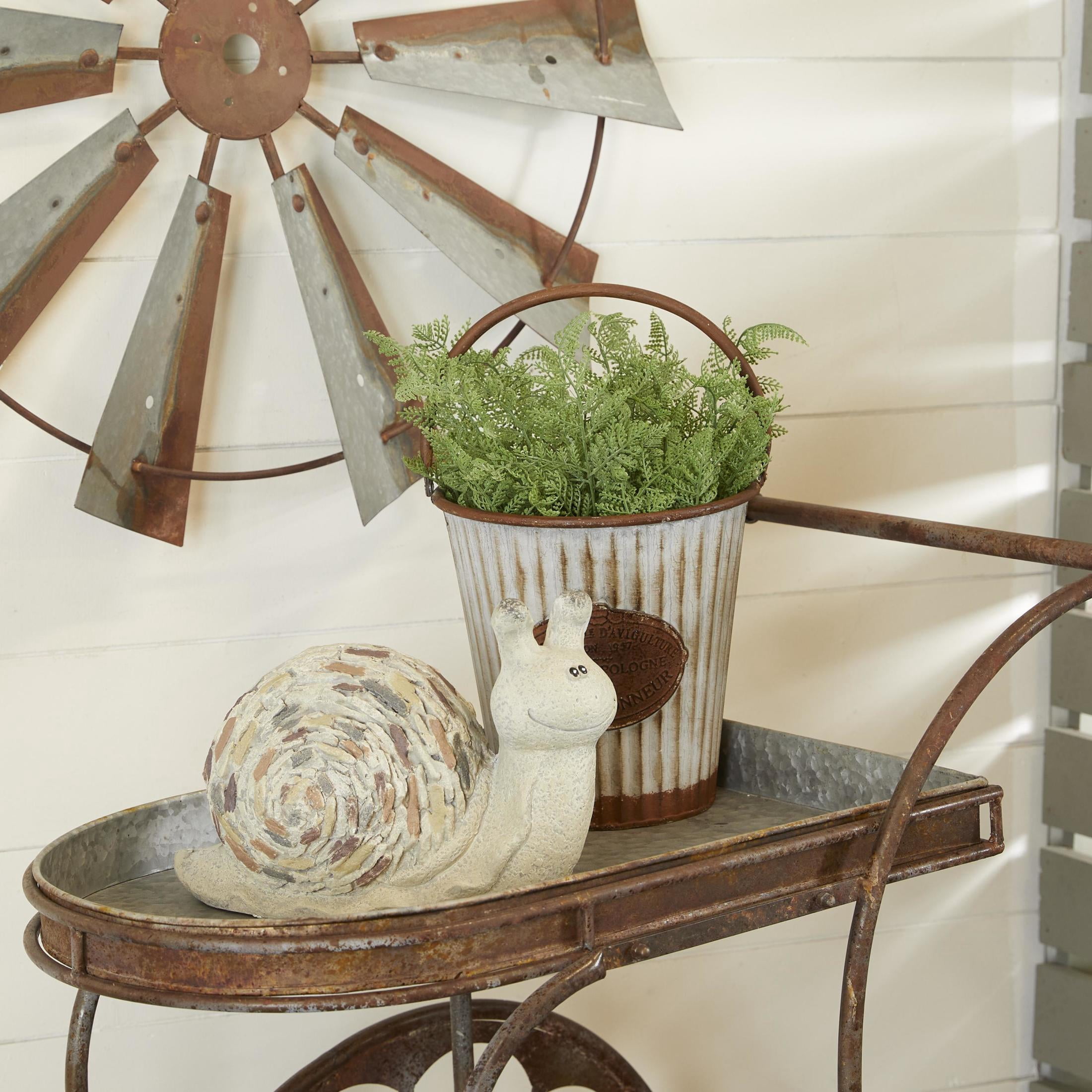 DecMode 8" Indoor Outdoor Snail Garden Sculpture