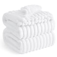 thumbnail image 1 of Manta Bedsure Queen GentleSoft Acogedora, forro polar de franela, color blanco, 1 of 8