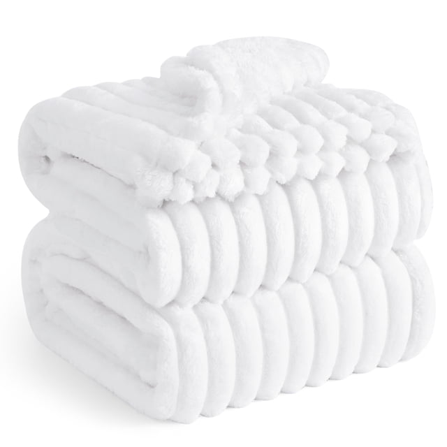 Manta Bedsure Queen GentleSoft Acogedora, forro polar de franela, color blanco