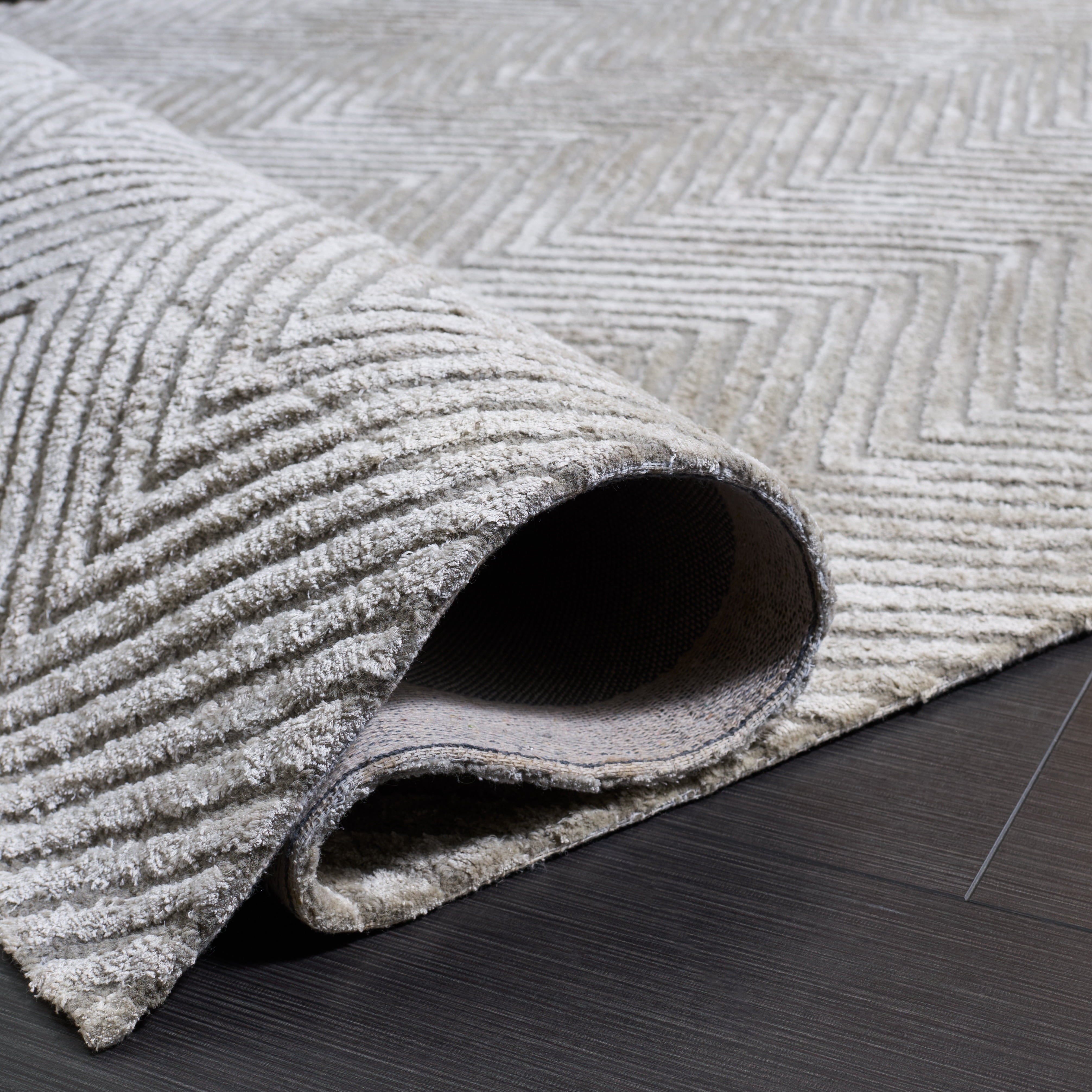 Safavieh Glamour Petar Chevron Area Rug, Silver, 6' x 9'
