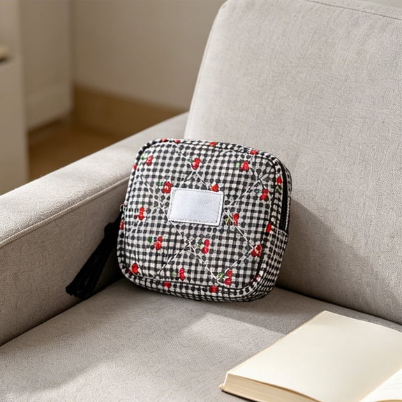 Cute Sanitary Napkin Storage Bag Quilted, Portable Mini Pouch for Tampons and Cosmetics, Cotton Period Organizer for School and Travel, Compact Makeup Bag for Daily Commute and Gym