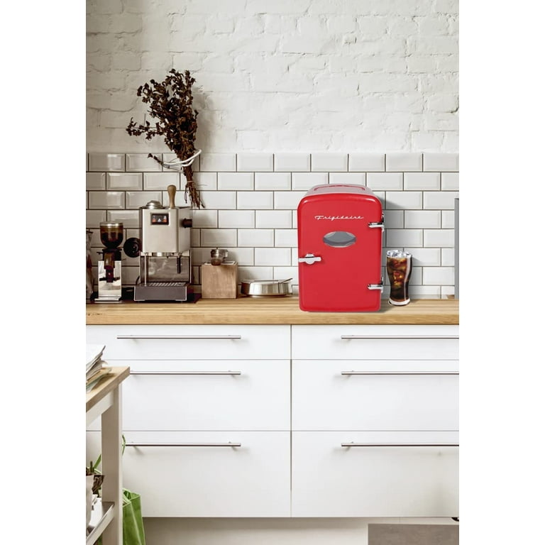 Frigidaire Portable Retro Extra Large 9 Can Capacity Mini Cooler