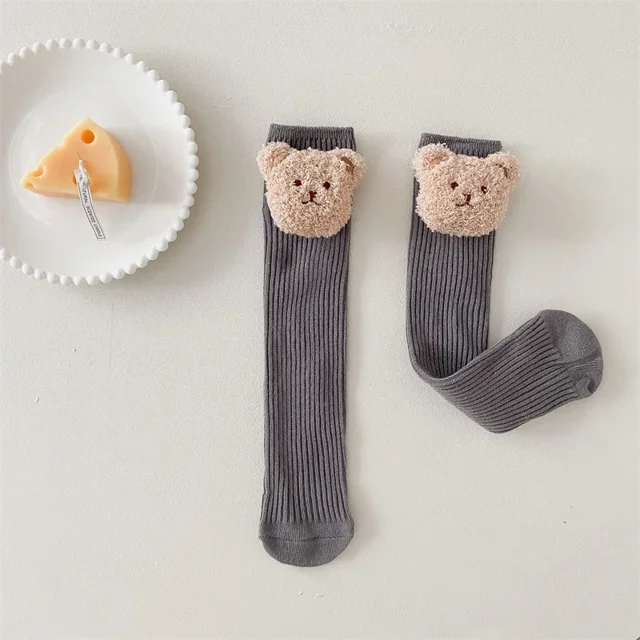 Calcetines largos hasta la rodilla de algodón suave para niños pequeños, calcetines de oso lindo, ropa de invierno para niñas de 2 a 8 años, nuevos