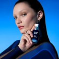 thumbnail image 2 of Biotherm Sérum au Rétinol pour le Visage 0,25 %, Sérum de Nuit Resurfaçant au Rétinol Bleu avec Acide Hyaluronique et Niacinamide, Soins pour Peau Normale à Grasse, 100 % Végane, 30 ml, 2 of 8