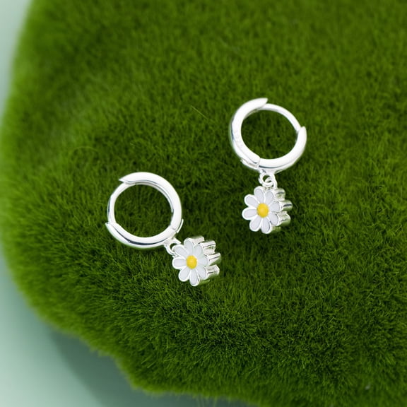 Chic Daisy Flower Earrings With An INs Style, Trendy Ear Studs, Delicate Ear Accessories,Silvery