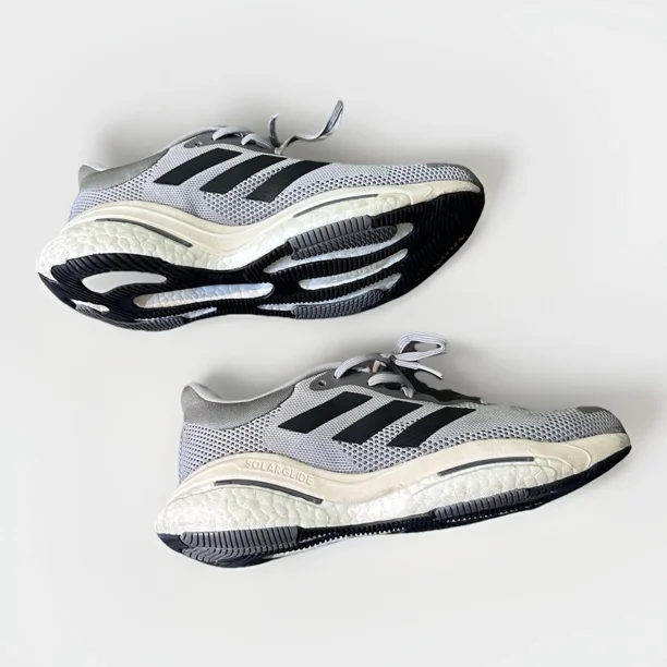 Adi-das Mens SOLAR GLIDE 5M Running Shoe Casual Athletic Sneaker US 7.5 Grey/Navy