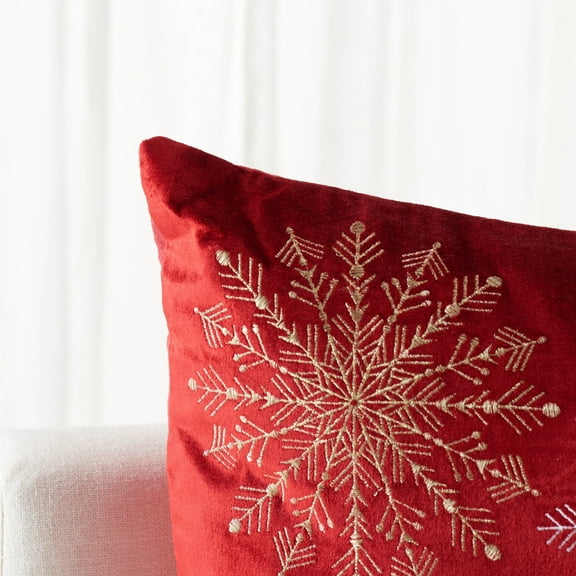 SAFAVIEH Cinthia Snowflake Pillow, 16" x 24", Gold
