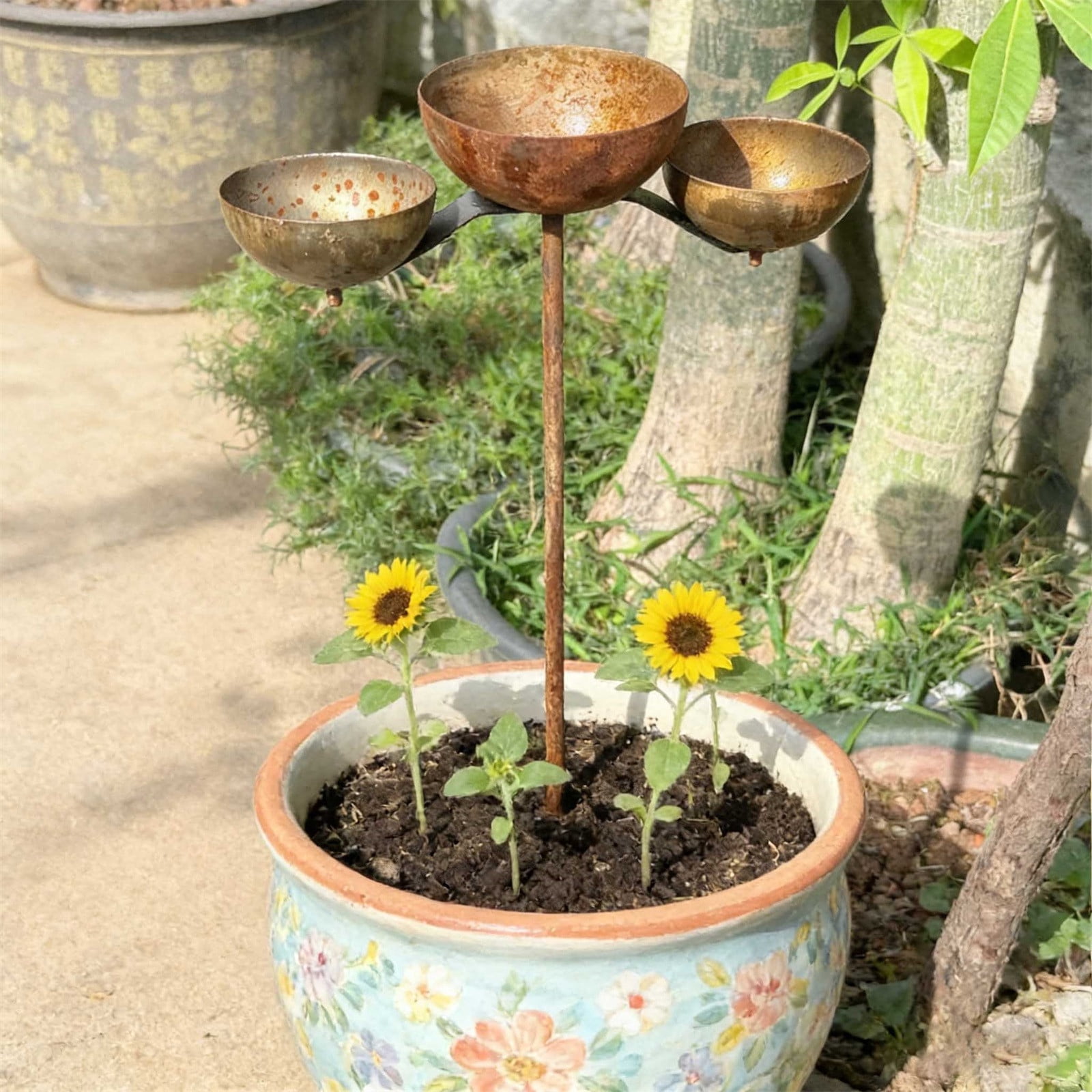 Rusty Rain Catcher Garden Stake, Adjustable Metal Bird Feeder & Bird Bath Bowl, Rustic Vintage Outdoor Garden Decor for Lawn Yard Landscaping, Attract Birds & Beneficial Insects