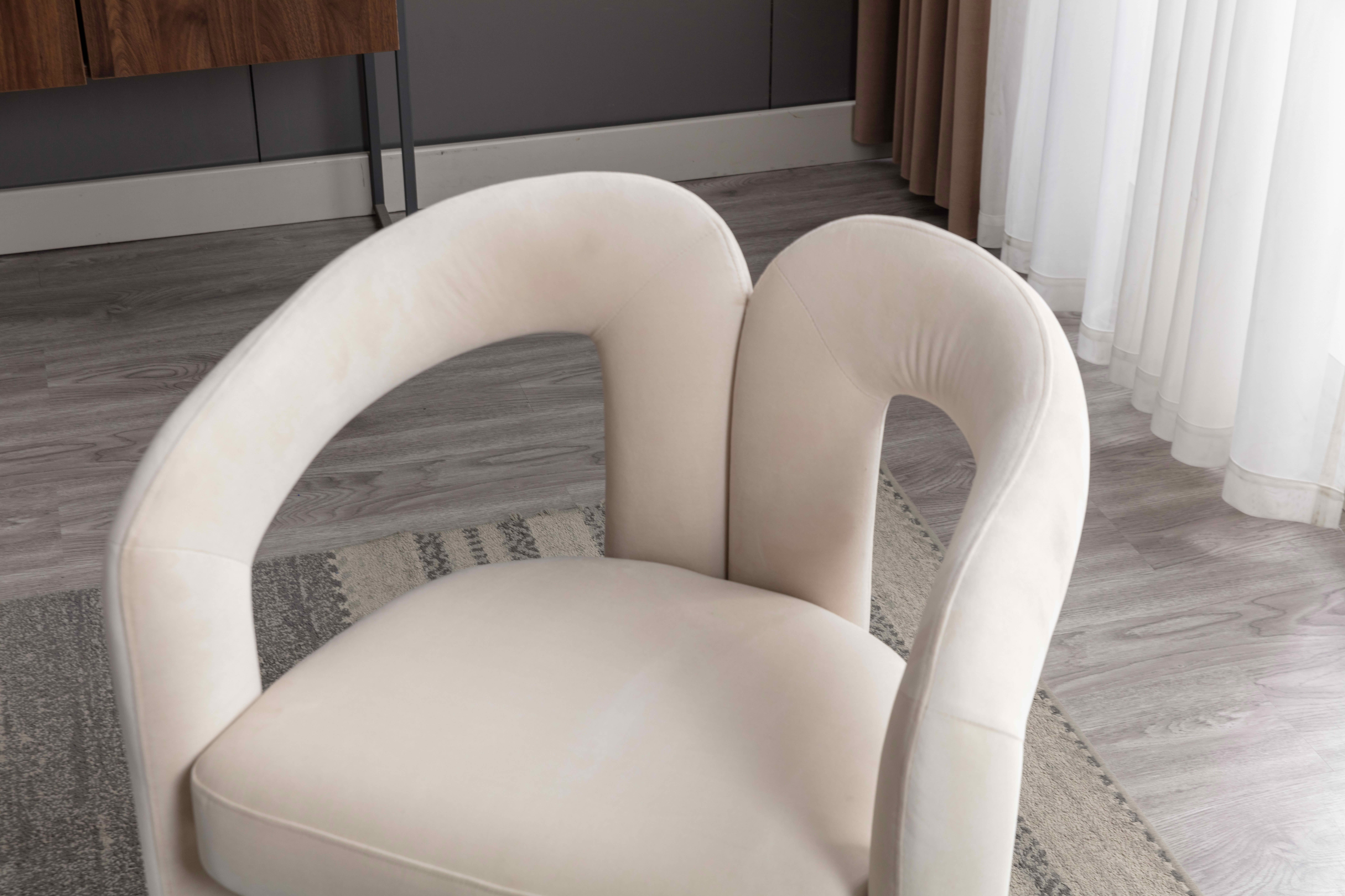 MAYEERTY Set of 2 Velvet Dining Chairs, Curved Back Side Chairs, Wood Legs, 250 lb Capacity, Beige