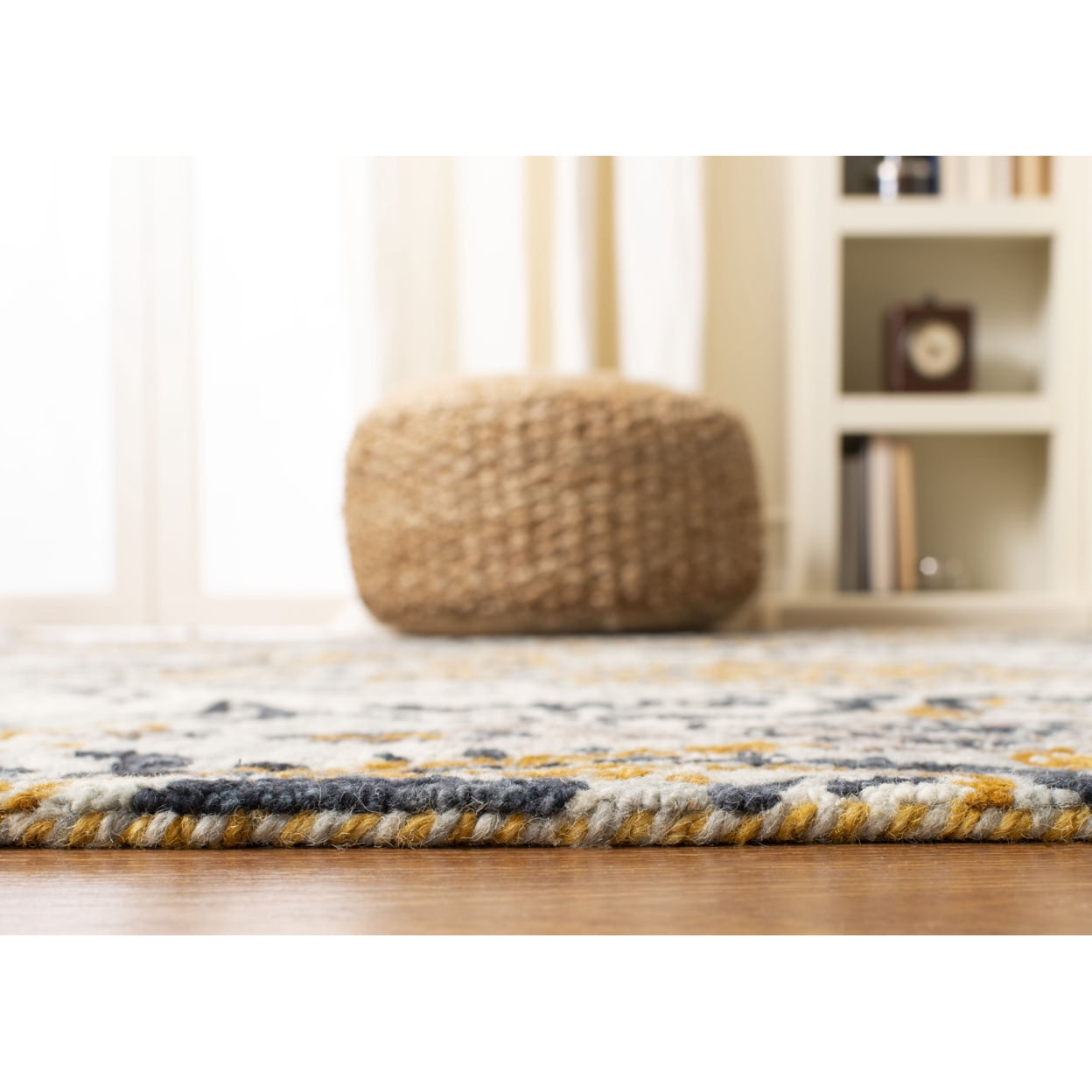 SAFAVIEH Suzani Bayon Floral Wool Area Rug, Light Green/Ivory, 5' x 8'
