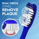 thumbnail image 2 of Cepillo de dientes Oral-B Dual Clean suave, paquete de 6, 2 of 8