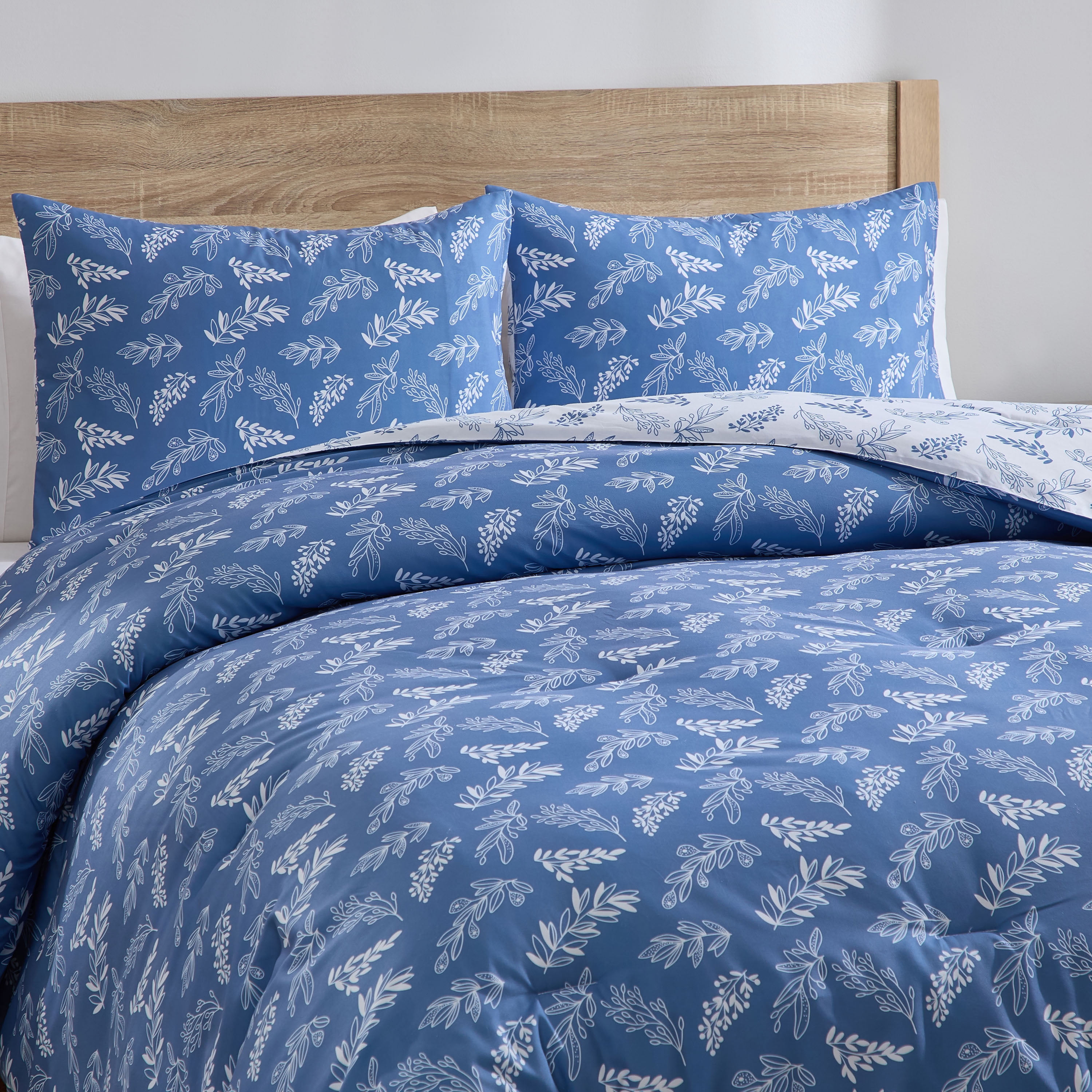 LammaLoe Queen comforter set, 3 Piece Botanical Bed in a Bag, Reversible Bedding Comforter Set with Sheets, Modern Bed Set, Slate Blue/Cloud Stone