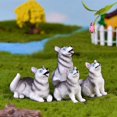 thumbnail image 2 of Liangnv Colección de Figuras de Perros en Miniatura Juego de 4 Piezas Mini Figuras de Perro Cachorro Husky Animales Juguete Adornos para Tartas Adorno de decoración de Micro Paisaje, 2 of 5