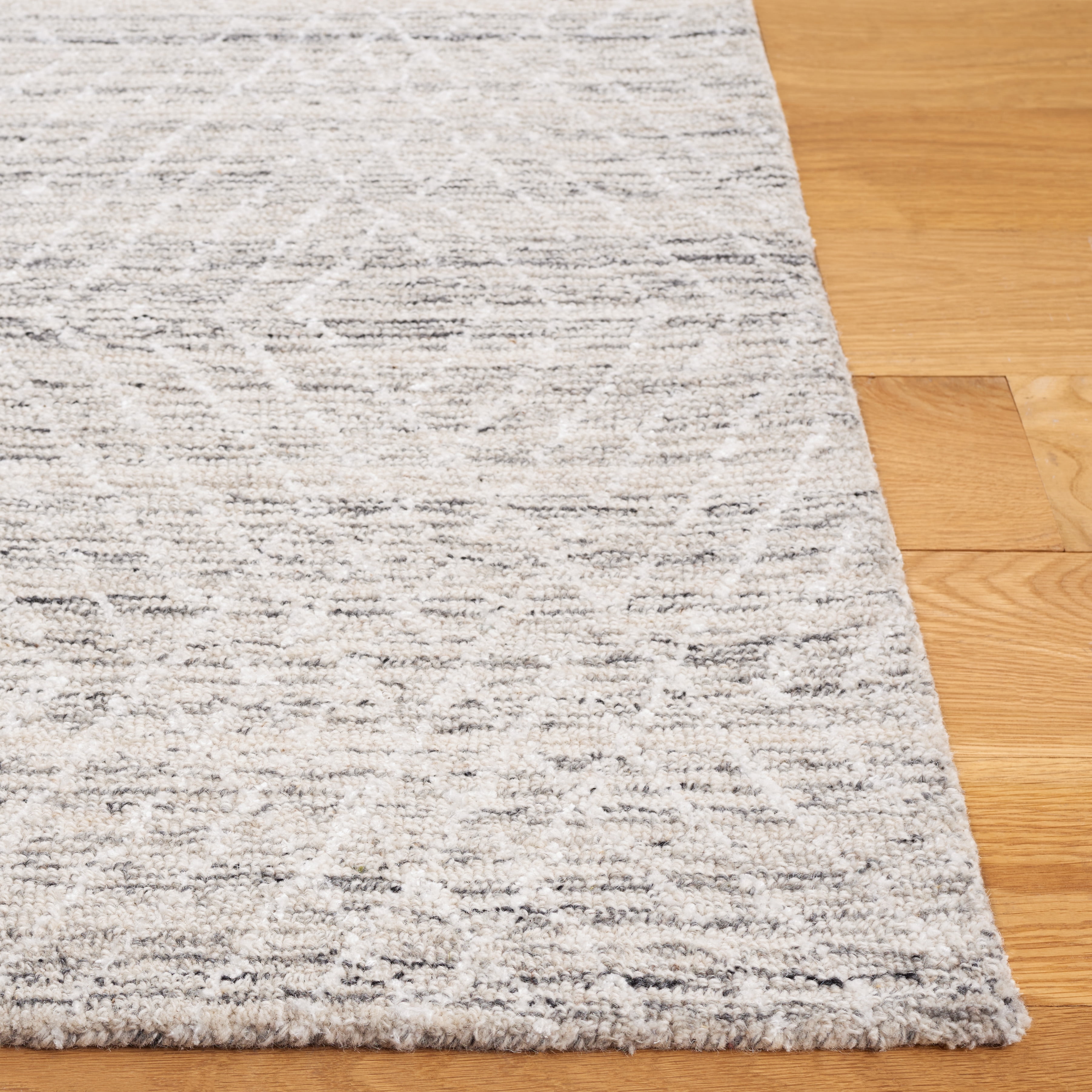 SAFAVIEH Abstract Dania Diamond Area Rug, Silver/Ivory, 3' x 5'